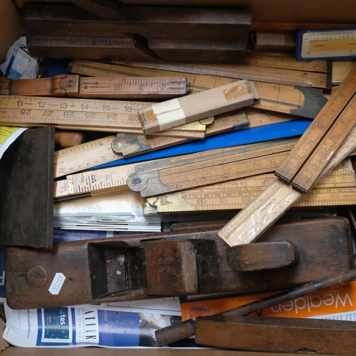 923 - Vintage boxwood folding rules, carpenter's planes, spirit levels and 2 fishing reels, etc