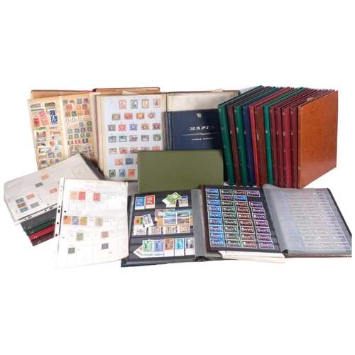 933 - A boxful of Vintage stamp albums, mainly British and Commonwealth