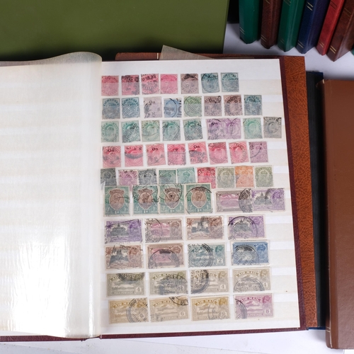 933 - A boxful of Vintage stamp albums, mainly British and Commonwealth