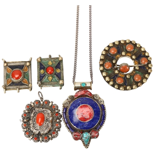 303 - A group of 5 Berber Middle Eastern pendants, stone set and enamel (5)