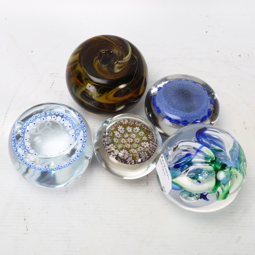 374 - 5 various paperweights, Strathearn, Langan, Whitefriars and Murano