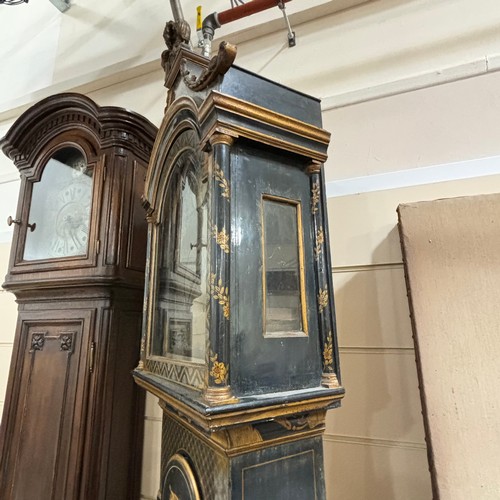 154A - A black lacquer Chinoiserie Eight Day Longcase Clock, ebonised oak case with swept Fleur de Lys pedi... 