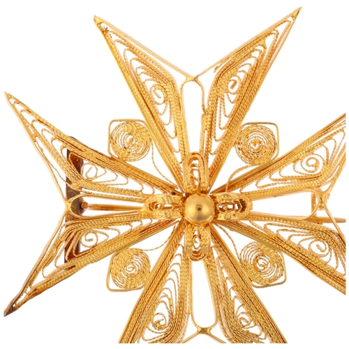 1136 - A Maltese 18ct gold Maltese Cross brooch, circa 1900, openwork wirework filigree decoration, 46.4mm,... 