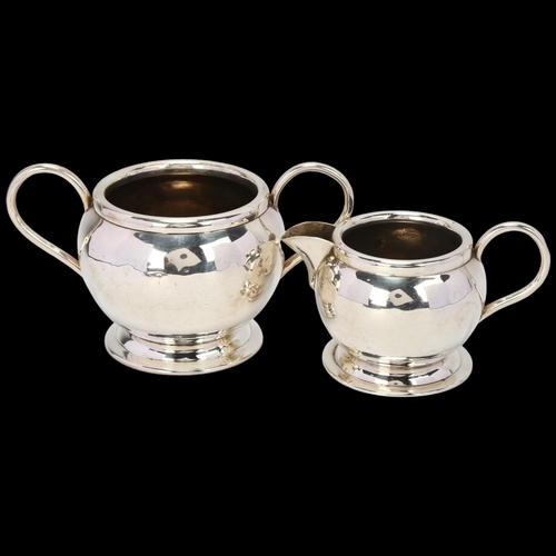 1742 - An Edwardian silver matching 2-handled sugar bowl and cream jug, indistinct maker, Birmingham 1907, ... 