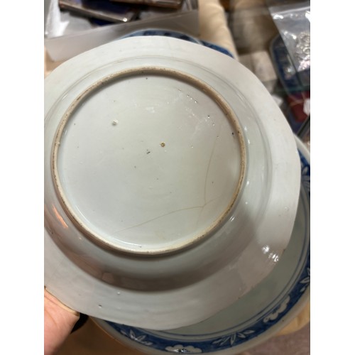 42 - A group of Chinese blue and white ceramics, including bird bowl, diameter 30cm (4)