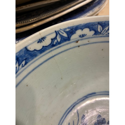 42 - A group of Chinese blue and white ceramics, including bird bowl, diameter 30cm (4)