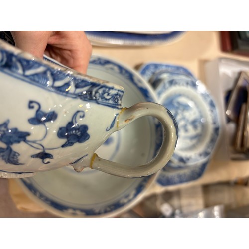 42 - A group of Chinese blue and white ceramics, including bird bowl, diameter 30cm (4)