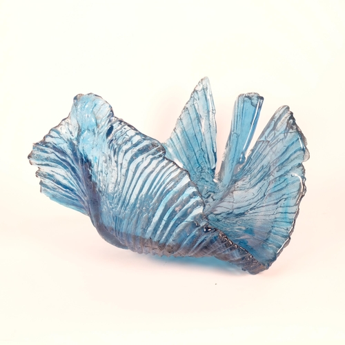 1 - Amanda Brisbane (1964 - 2016), a frozen water/fish-blue , sand cast Art glass centre piece, L41cm, H... 