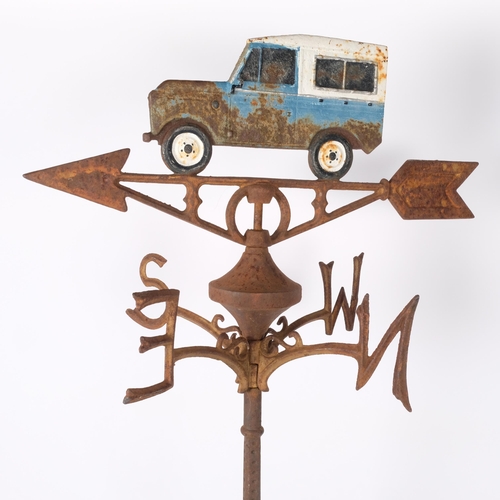 19 - A Vintage cast-iron weather vane, surmounted by a Land Rover, H85cm