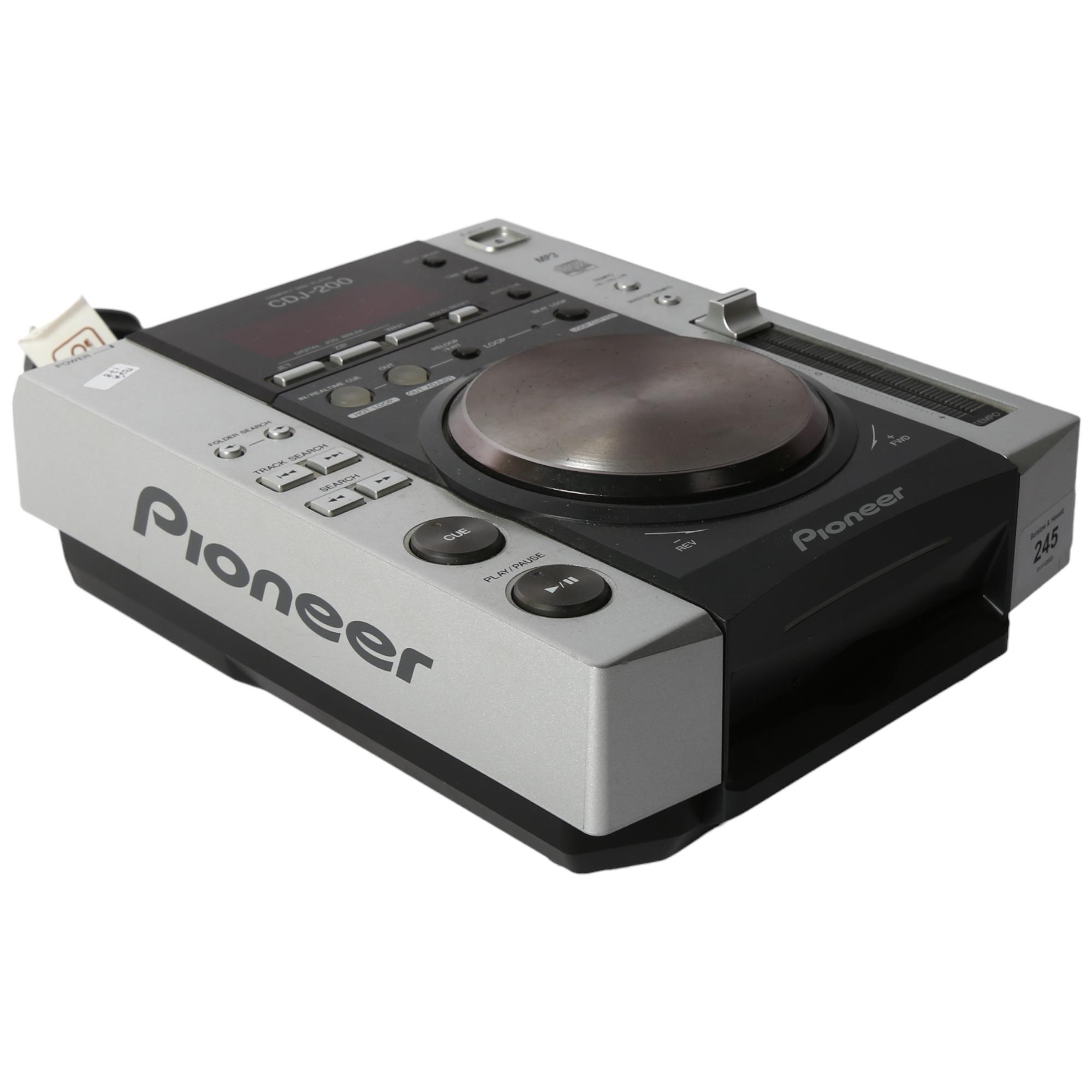 PIONEER - a Pioneer CDJ-200 Lecteur compact disc player, including