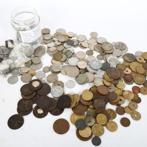 471 - A quantity of various worldwide coins