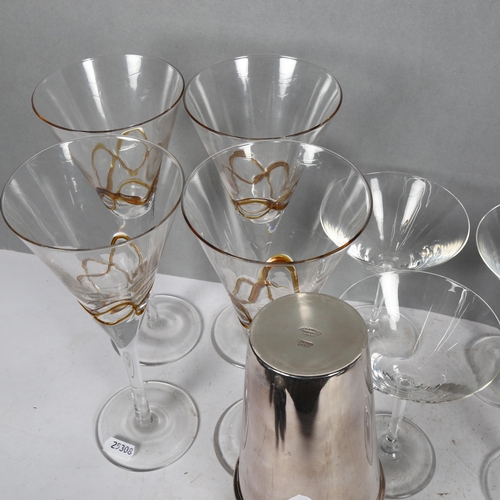 589 - A set of 4 cocktail glasses with applied decoration, 24cm, a set of 4 martini glasses and a plated e... 