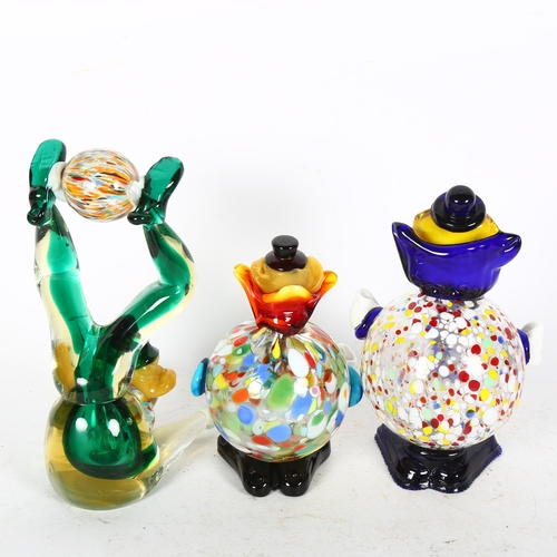 625 - 3 Murano glass clowns, 1 with original label, tallest 20.5cm