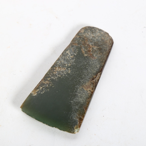 670 - A Maori nephrite adze head, L10.5cm