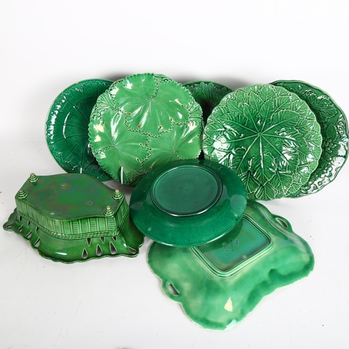 889 - Victorian green cabbage plates and dishes, including Wedgwood and Spode,