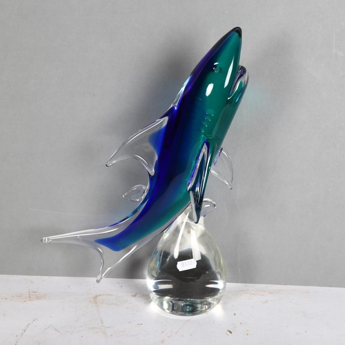 947 - An impressive Murano style glass sculpture of a Great White shark, H37cm, indistinctly signed to the... 