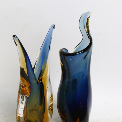 1082 - 2 mid-century blue and amber Sommerso glass vases, largest height 21cm, both vases are unmarked