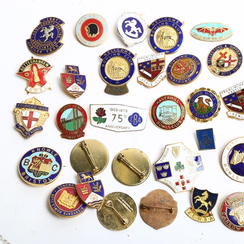 1106 - A group of 32 badges, all associated with various bowling and bowls clubs, including City of Exeter ... 