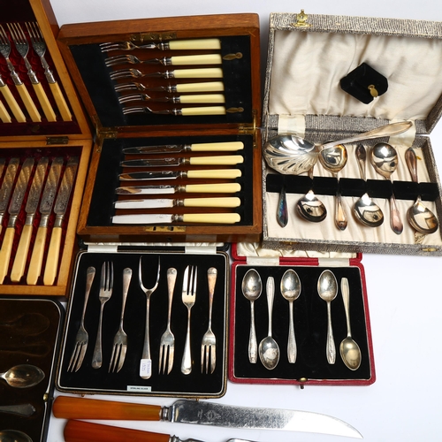 1214 - A collection of cased cutlery, to include a part fish service for 12 people, 1 knife missing, a 1920... 