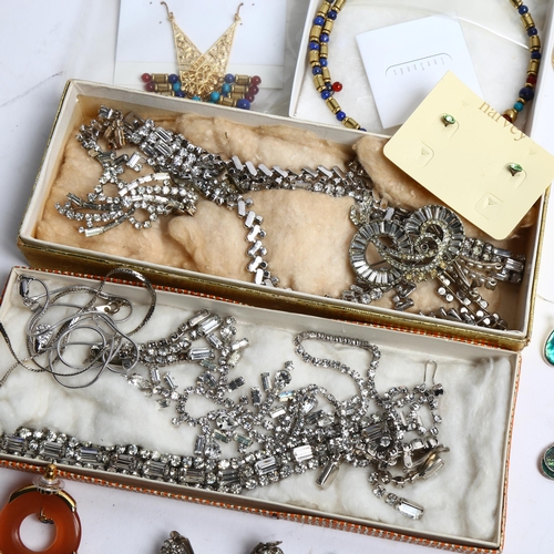 1237 - A tray of various costume jewellery, including silver chains, pieces by Lee Sands, 1950s brooches an... 