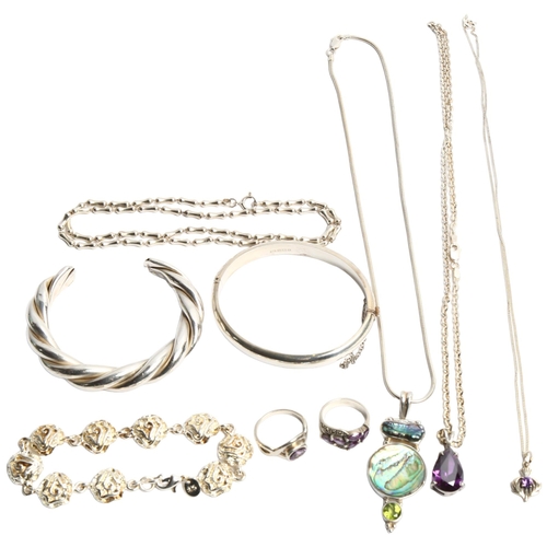 1281 - A group of various silver jewellery, to include a Mexican silver bangle, 2 amethyst set rings, simil... 