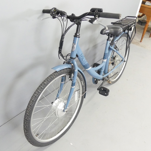 2676 - An Apollo Metis Ladies' electric hybrid bicycle, with battery, charger and key. Current RRP £599.