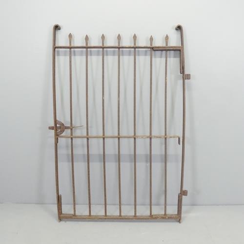 2699 - A wrought iron garden gate. 90x132cm.