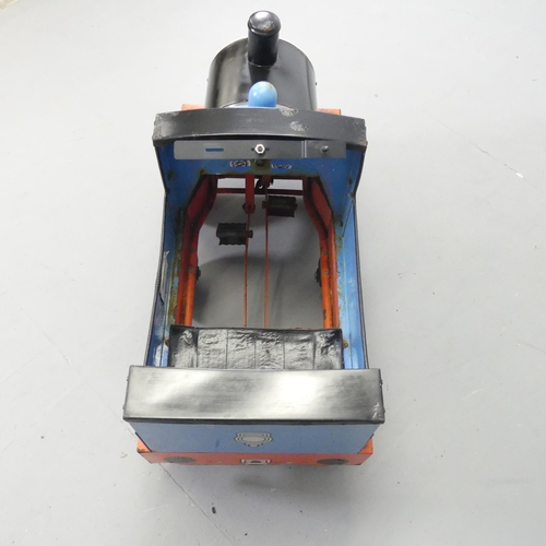 2635 - A Thomas the Tank Engine pedal car. 86x57x42cm.