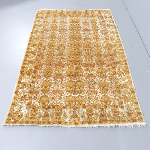 2118 - A yellow-ground Ushak rug. 190x122cm.