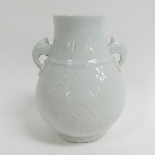 165 - A Chinese celadon 2-handled vase, H20cm, with blue character mark