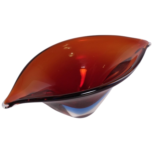 218 - Attributed Flavio Poli for Seguso, a Murano Sommerso bowl, unsigned, length 26.5cm