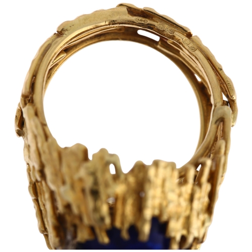 1106 - ALAN MARTIN GARD - a modernist 18ct gold lapis lazuli and diamond ring, maker AMG, London 1969, the ... 