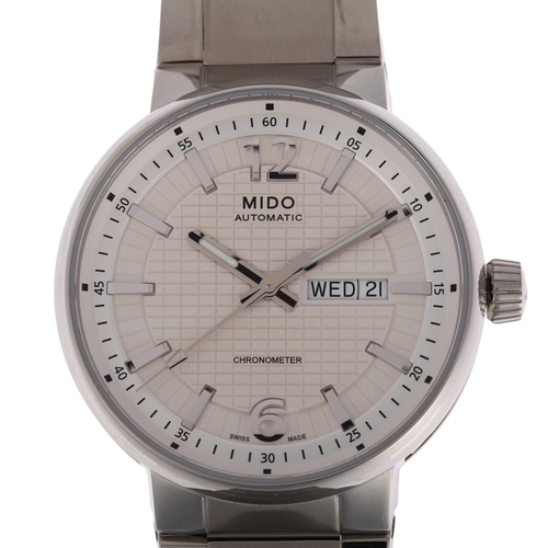 1033 - MIDO - a stainless steel Great Wall automatic calendar chronometer bracelet watch, ref. M017631, sil... 