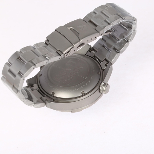 1057 - RGMT - a stainless steel Blue Demolition Diver's automatic calendar bracelet watch, ref. RG-8014-33,... 