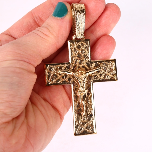 1160 - A large and heavy 9ct gold crucifix cross pendant, maker PM, London 2000, 82.2mm, 41.7g