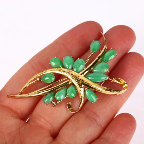 1184 - A Chinese 14ct gold jade floral spray brooch, 58.1mm, 7.9g