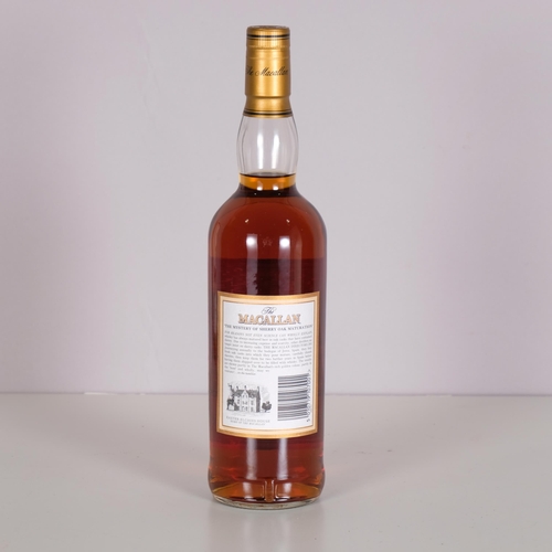 2305 - The Macallan 10 Years Old, Speyside Malt Whisky, early 2000s' original box, 700ml, 40%