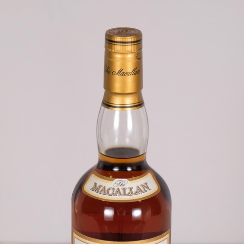 2305 - The Macallan 10 Years Old, Speyside Malt Whisky, early 2000s' original box, 700ml, 40%