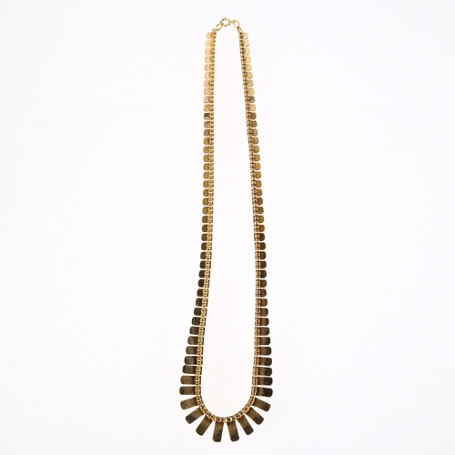 1297 - A 9ct gold graduated fringe necklace, 42cm, 21.7g