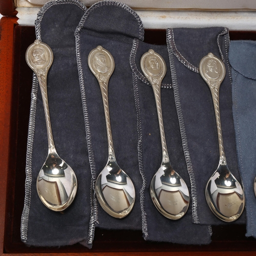 1712 - The Sovereign Queen's Sterling Silver Spoon Collection, Franklin Mint Ltd, Sheffield 1977, 14cm, box... 