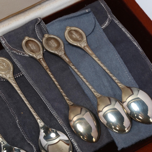 1712 - The Sovereign Queen's Sterling Silver Spoon Collection, Franklin Mint Ltd, Sheffield 1977, 14cm, box... 