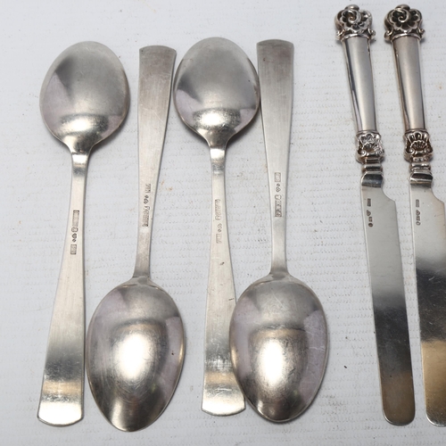 1722 - A set of 4 Swedish silver dessert spoons, and a pair of Swedish silver butter knives, spoon 18cm, 5.... 