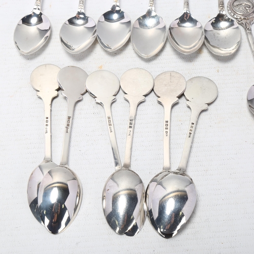 1724 - A set of 13 Elizabeth II silver carp fishing teaspoons, 12cm, 8oz total