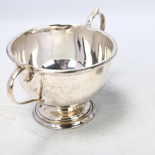 1772 - A George VI silver matching sugar bowl and cream jug, S Blanckensee & Son Ltd, Birmingham 1937, diam... 