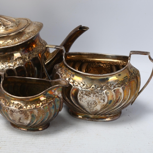 1785 - A late Victorian silver 3-piece tea set, Atkin Brothers, Sheffield 1890, comprising teapot, 2 handle... 