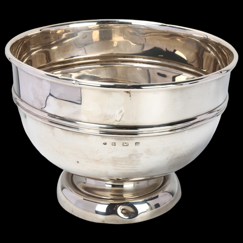 1791 - A George V silver fruit bowl, A&J Zimmerman Ltd, Birmingham 1911, circular pedestal form, diameter 2... 