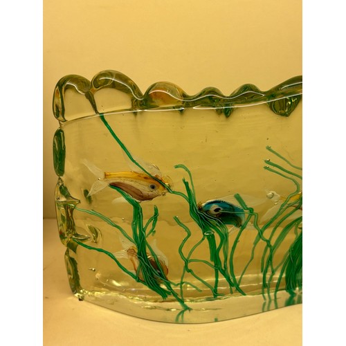 181 - A Murano glass aquarium panel with 6 fish, length 29cm, height 18cm