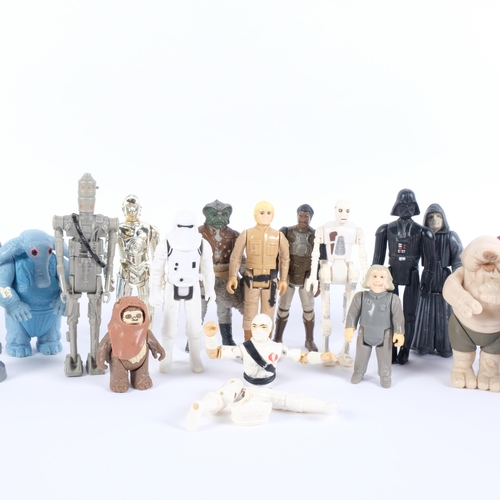 2 - STAR WARS - a quantity of Vintage Kenner Star Wars action figures, all figures appear to be from the... 