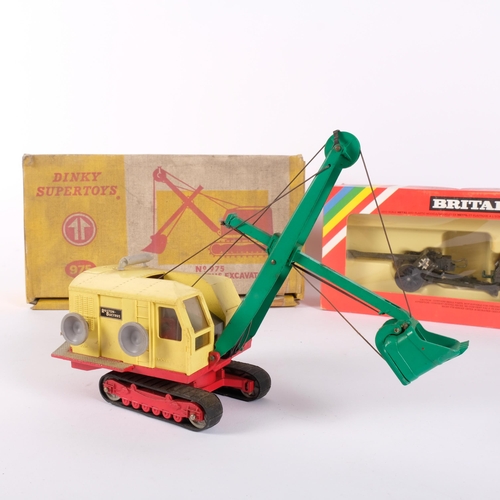 97 - A Dinky Toys 975 Ruston Bucyrus excavator, in original box, with associated instructions etc, and a ... 