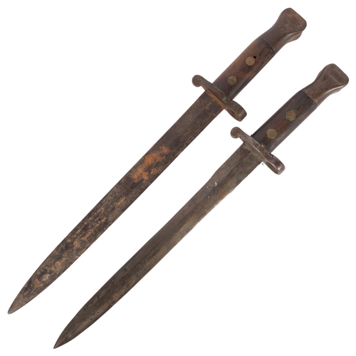 193 - 2 similar early 20th century military bayonets, 1 marked Sanderson Sheffield, L42cm, marks to the ot... 